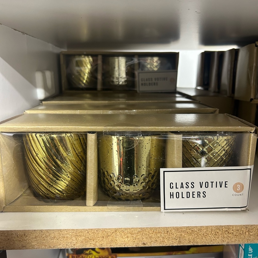 Gold votives